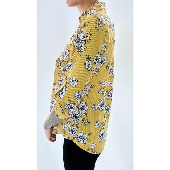 By x by Yellow Floral Button Down Quarter Sleeve  Blouse Size Small - Picture 2 of 4